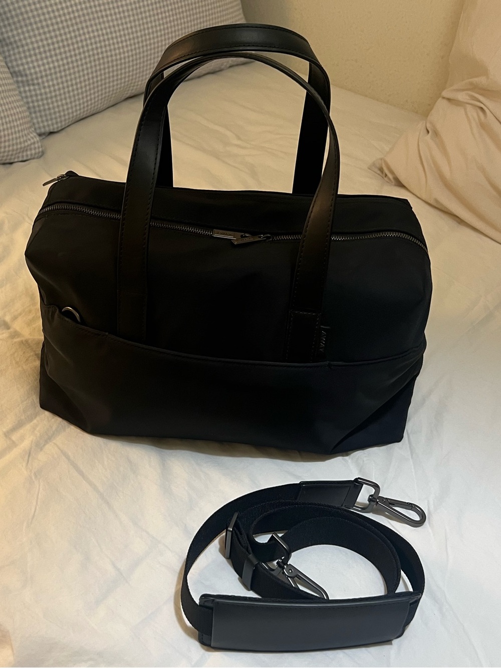 Away Black Everywhere Bag with Detachable Strap for Travel/Weekend - Picture 2 of 7